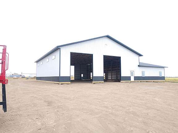 60x80x18 shop with 30x80x10 office near Pierre